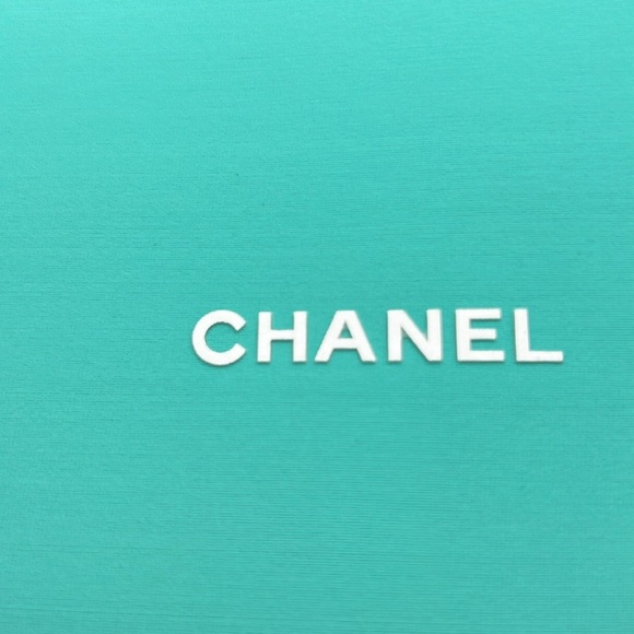 CHANEL Beauty Neoprene Cosmetic Bag CC Zipper Pull Charm Rare Tiffany Blue NWOT - Picture 11 of 17